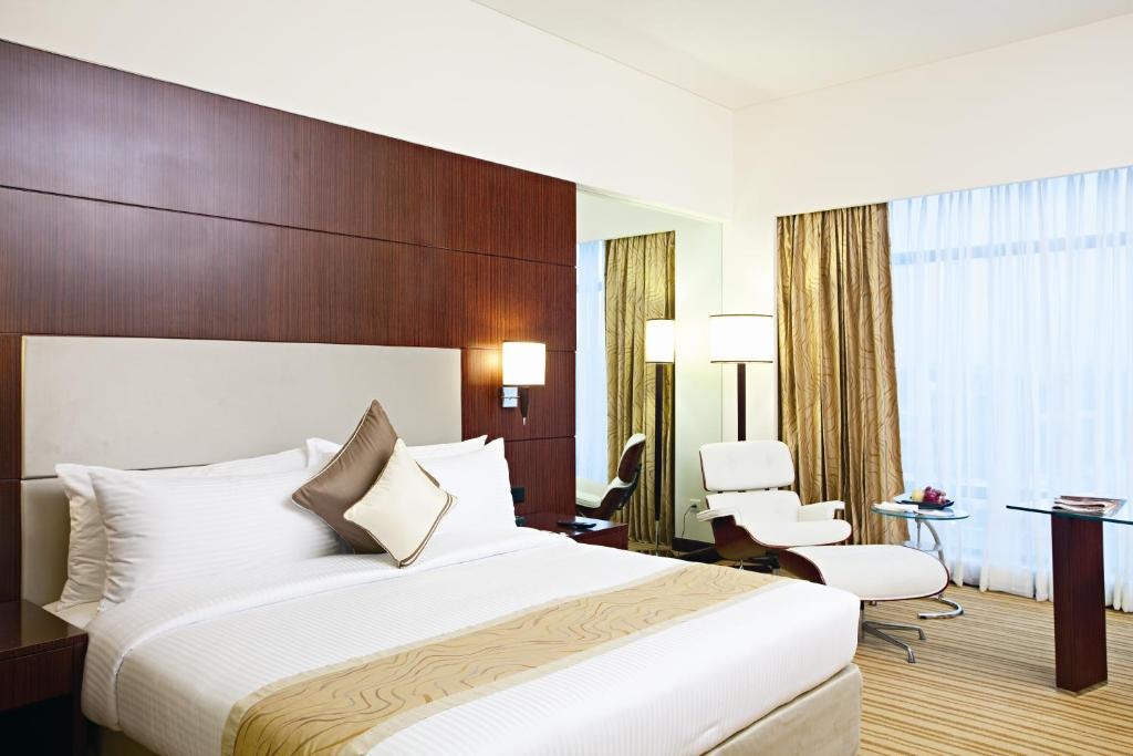 هتل کانتری این و سوئیتز بای رادیسون